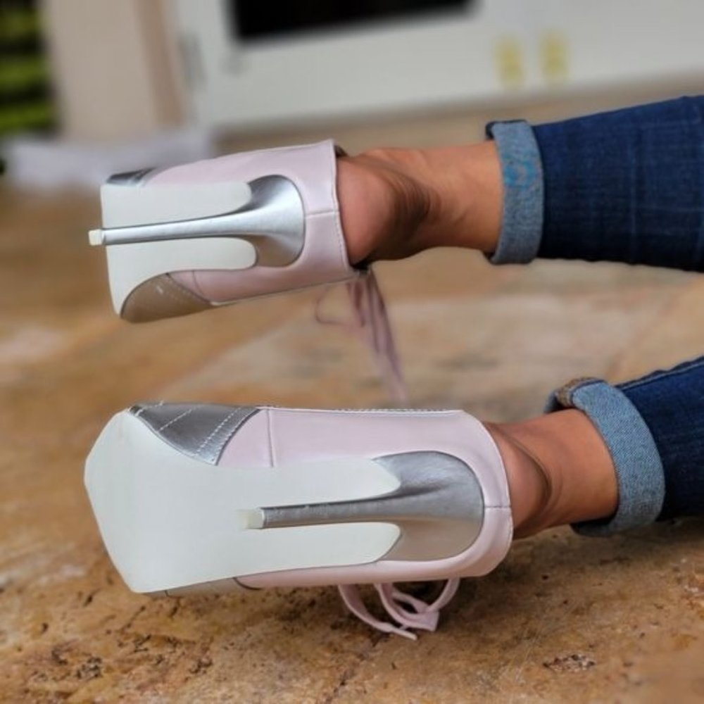 Women Baby Pink Low Cut Pontied Toe Booties - Picture 6 of 7